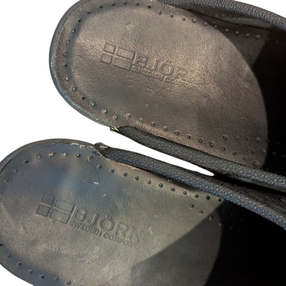 Bjork Swedish Comfort Tooled Leather Black Patterned Clogs Sz 10 - Picture 7 of 10
